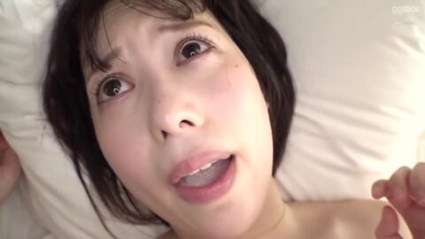 黒髪清楚妻が初めて味わう濃厚精飲SEX!熟した美乳を揺らして悶える姿を個人撮影で抜き足早めに伝える!
